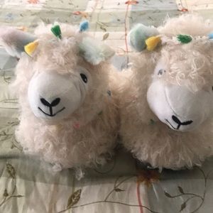 Great as a Xmas gift.   Cute Llama house slippers Brand New